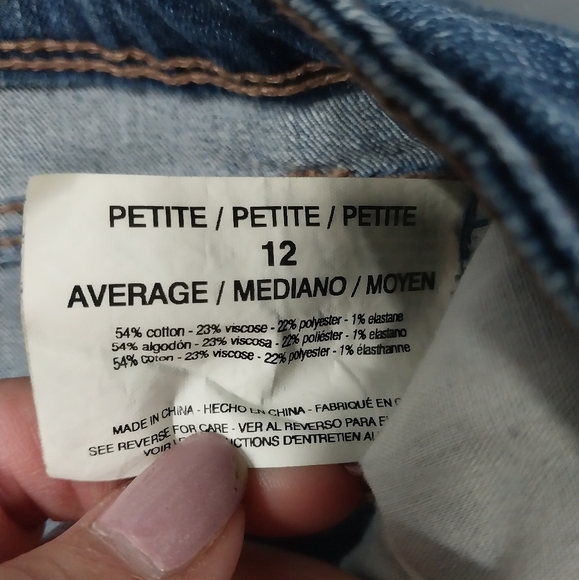 3003 Size 12p Bandolino Karyn Cropped Upcycled Jeans - Picture 9 of 9